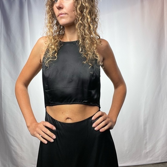 Zara Satin Cut Out Sleeveless Midi Dress in Black Size‎ Small - Picture 2 of 9